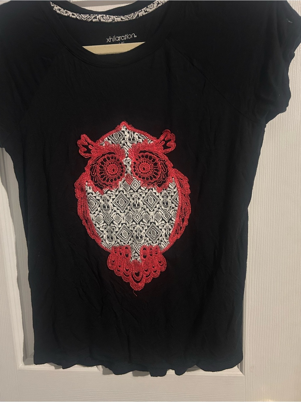 Xhilaration Black Short-Sleeve Tee with Red Owl Appliqué